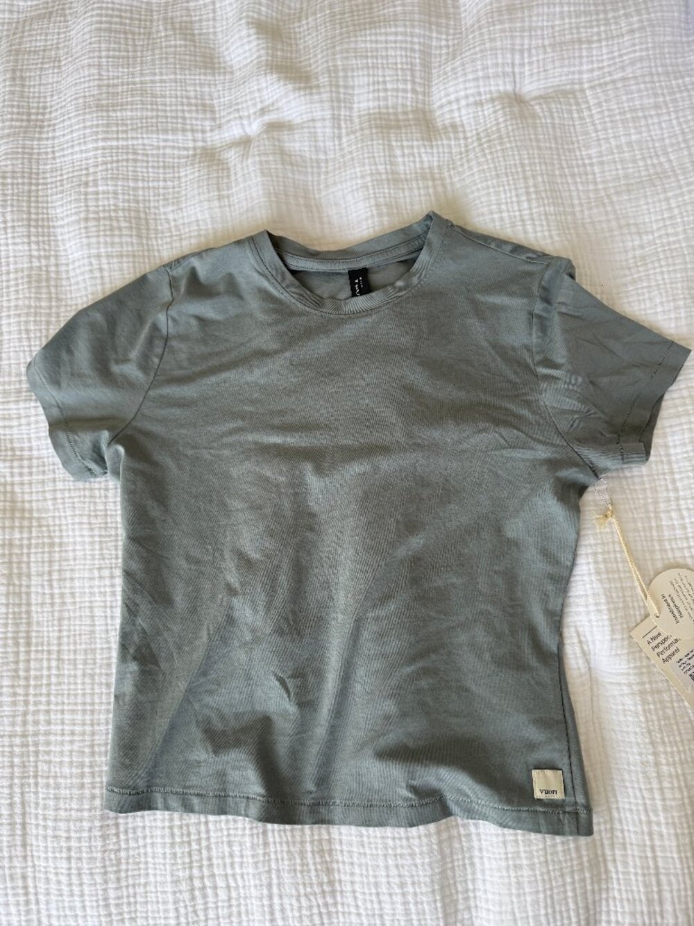 Vuori Feather Baby Tee In Vintage Pistachio NWT size Small - Picture 2 of 4